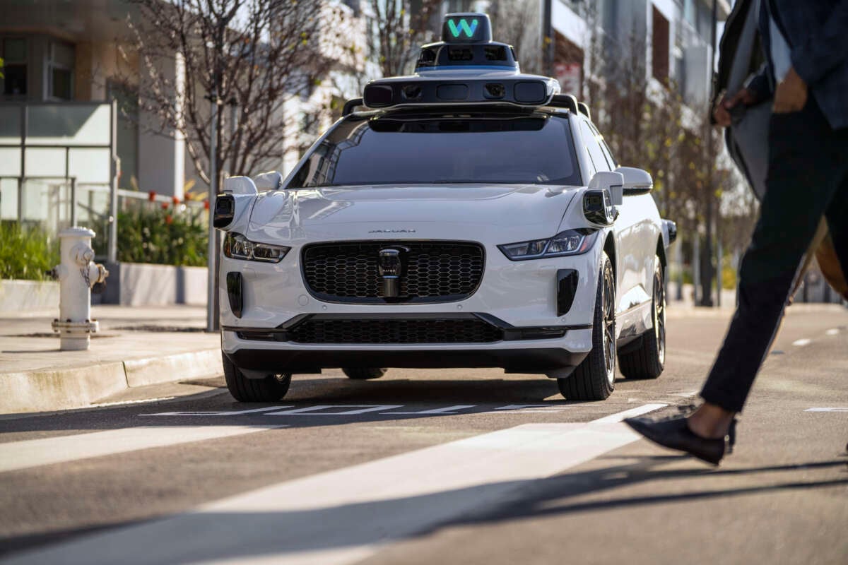 Беспилотный Jaguar I-Pace