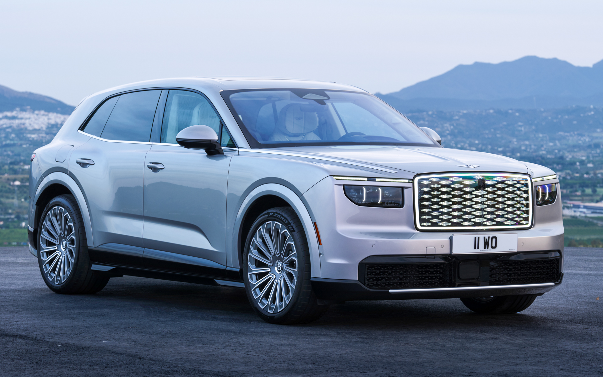 Электрический кроссовер Bentley Torcal