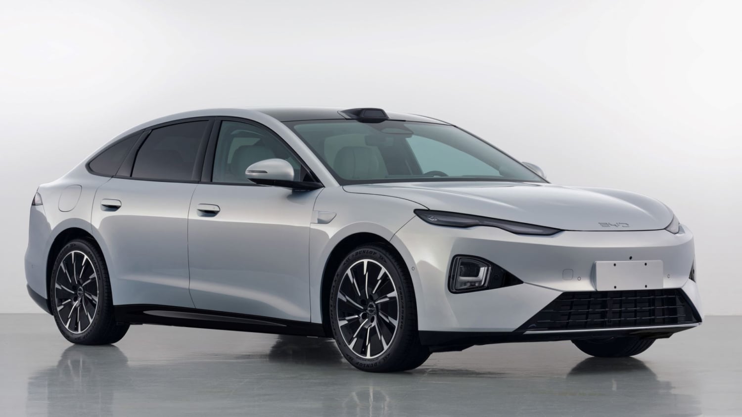 Электрический седан BYD Seal 07