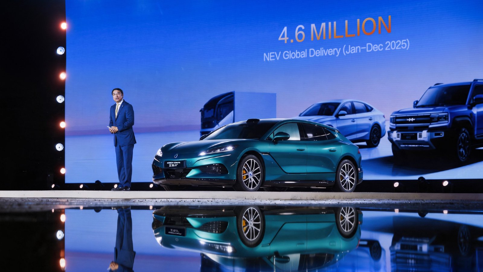 Denza Z9GT на презентации в Таиланде