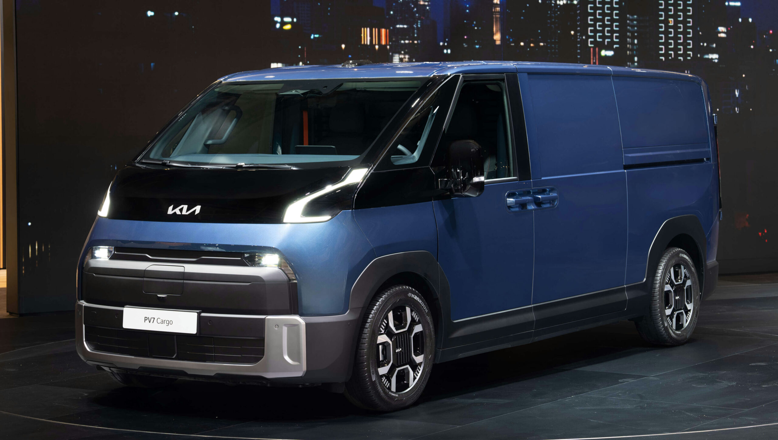 2027 Kia PV7 Cargo debut-4