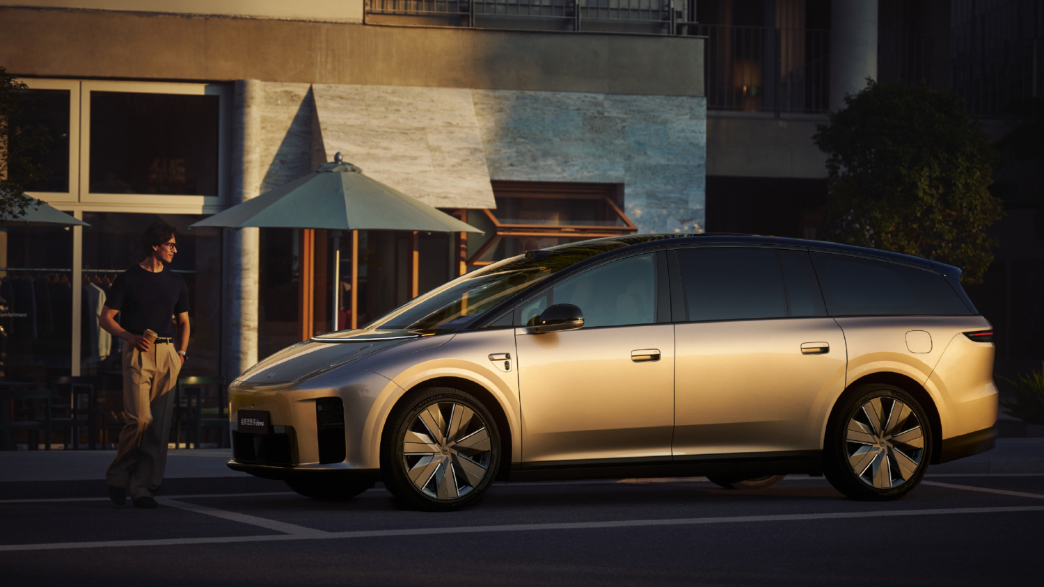 Электрический кроссовер Li Auto i9