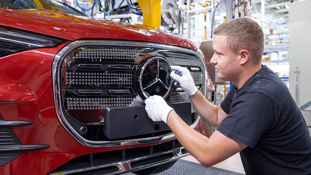 Mercedes-Benz предупреждает о риске закрытия заводов в Германии