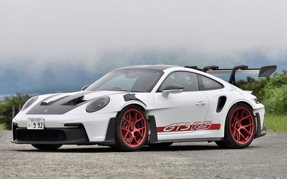 Спортивный автомобиль Porsche 911 GT3